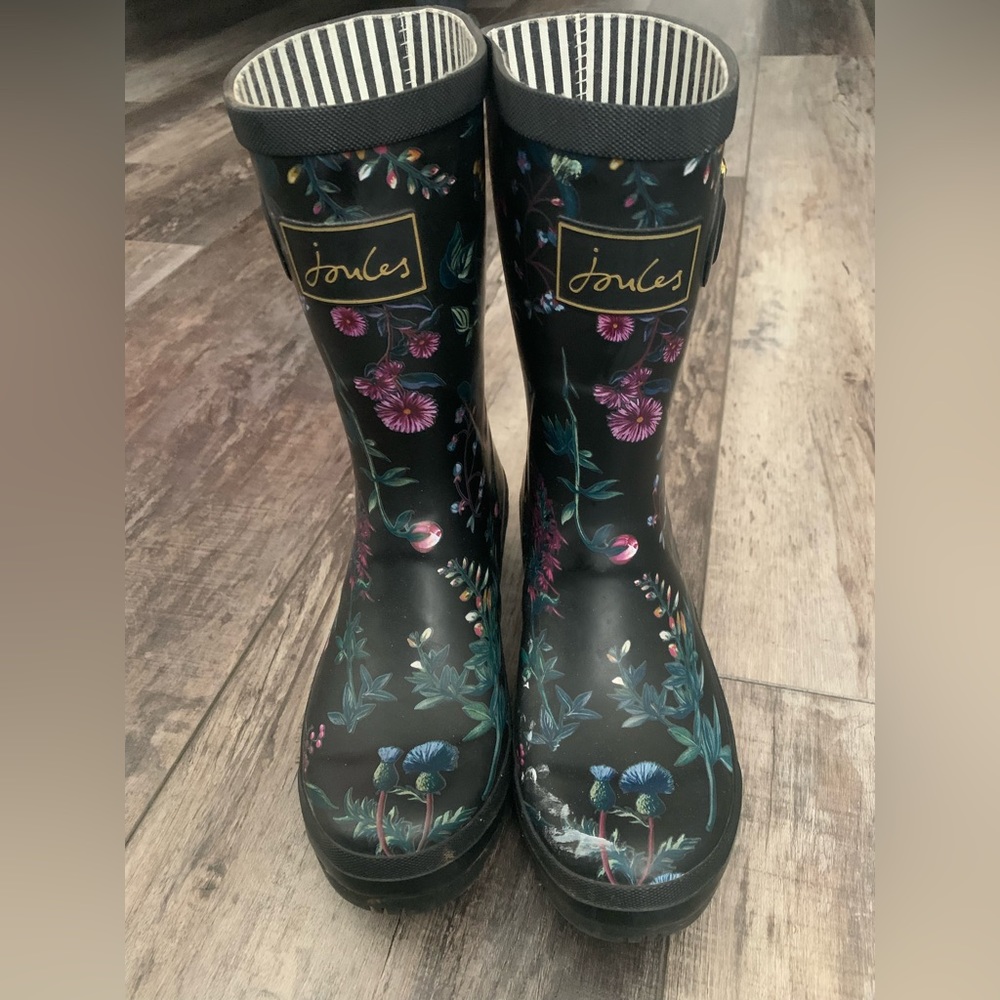 Joules Molly Welly Floral Rainboots US size 6 only worn twice.  great condition